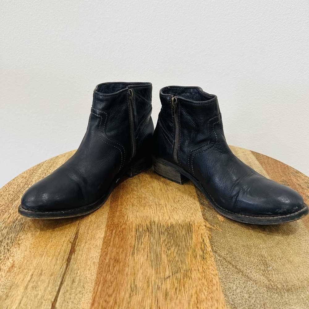 Taos "Dove" Leather Western Ankle Boots in black Women's Size 9